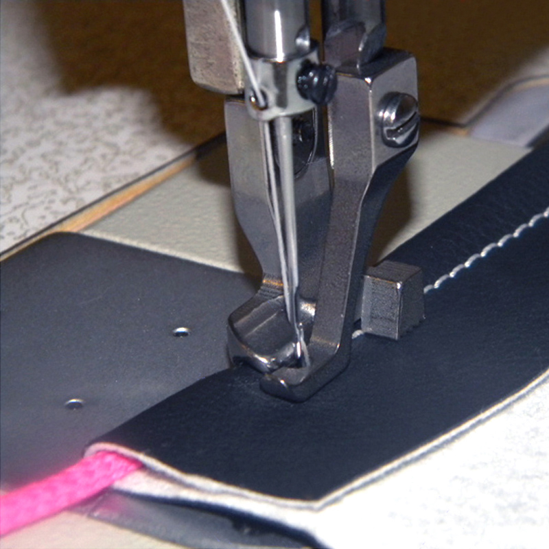 Pièces de Machine à coudre de  - Rolled Hem Foot avis et prix