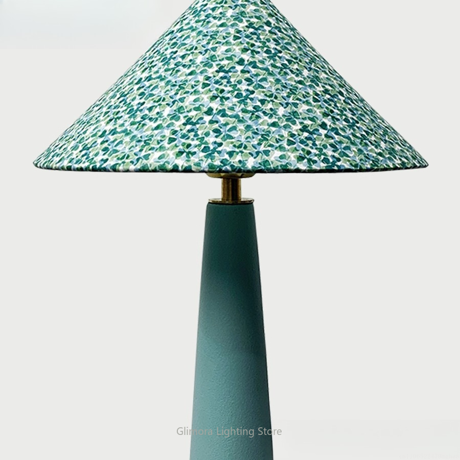 Lampe de table en forme de par - Century Textile & Sewing Supply By Owner avis et prix